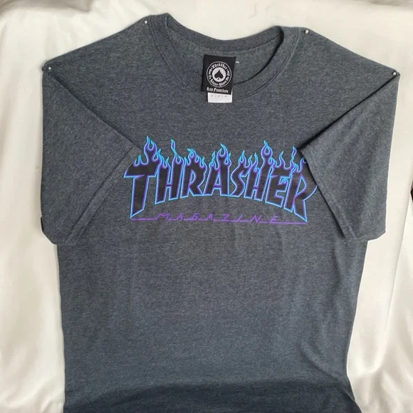 Gently Worn Thrasher Flame Men’s Graffiti Short Sleeve Tee Size Medium - Picture 3 of 11